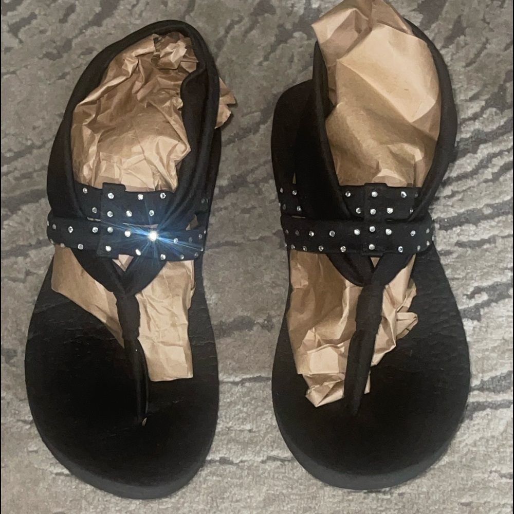 Skechers yoga foam sandals